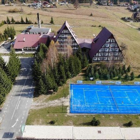 Hotel Cheia Кея Екстериор снимка